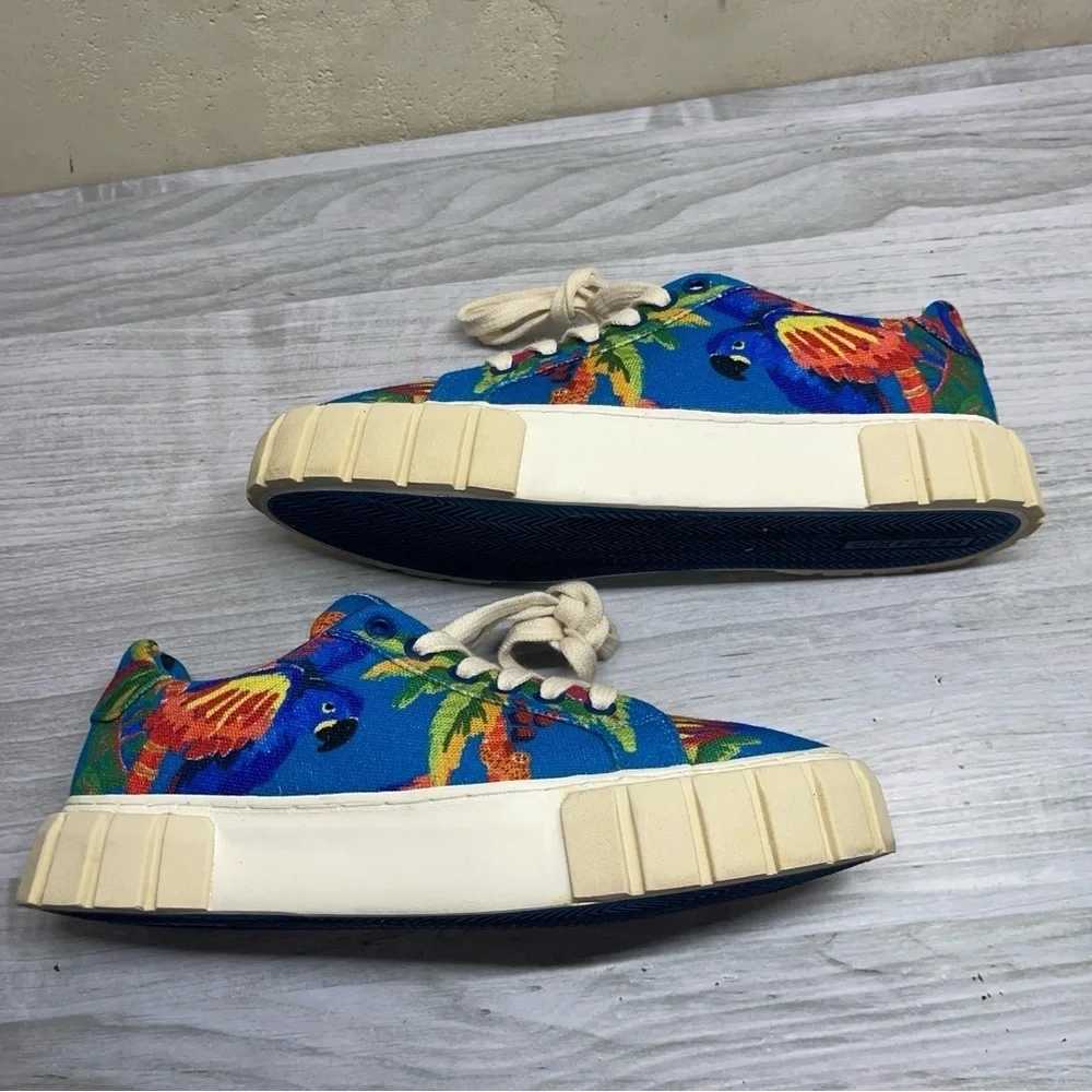 Farm Rio Tropical Bird Lace Up Chunky Sole Blue Macaw Sneakers Women’s size 8.5